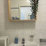 Studio-apartment Mit Balkon Apartament *