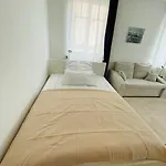 Studio-apartment Mit Balkon Apartament