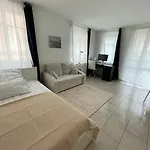 Studio-apartment Mit Balkon