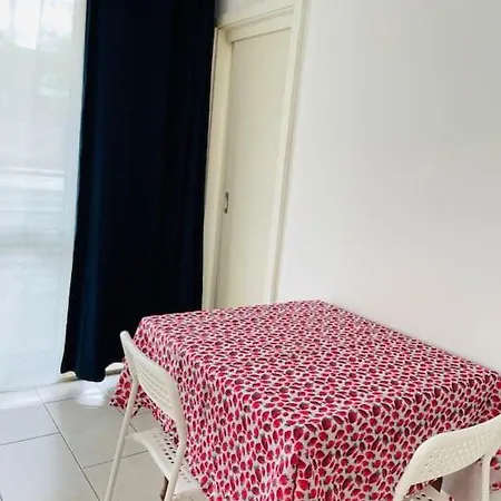Studio-apartment Mit Balkon * Drezda