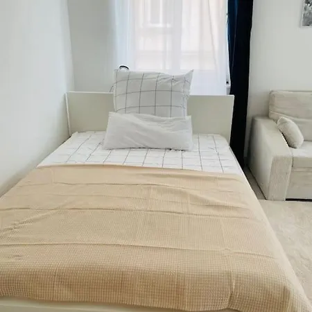 Apartamento Studio-apartment Mit Balkon Dresde