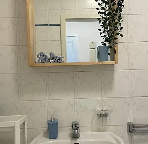 Studio-apartment Mit Balkon Apartament *