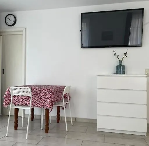Apartament Studio-apartment Mit Balkon *