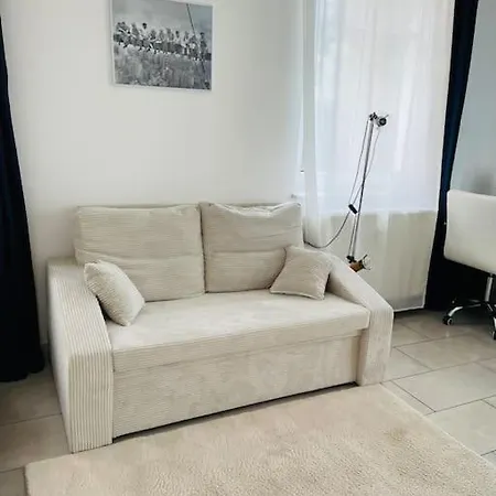 Daire Studio-apartment Mit Balkon *