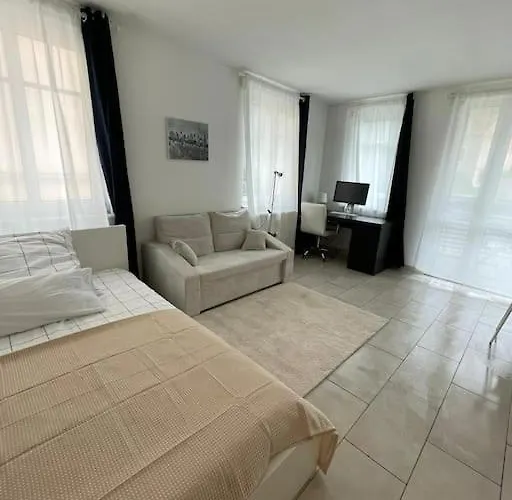 Studio-apartment Mit Balkon